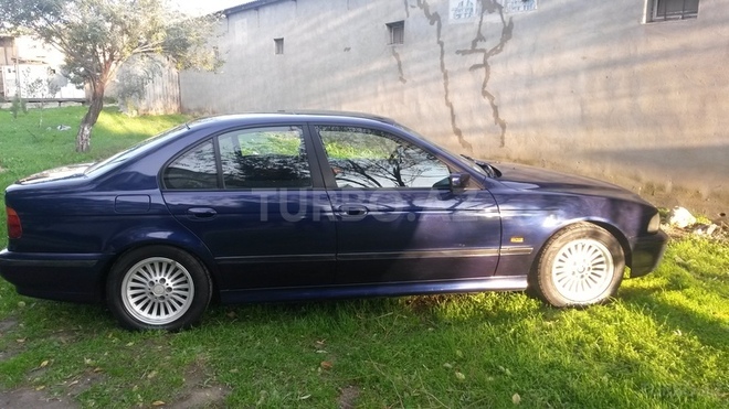 BMW 523 1998, 304,000 km - 2.5 l - Sumqayıt