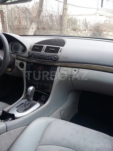 Mercedes E 220 2002, 220,000 km - 0.2 л - Qazax