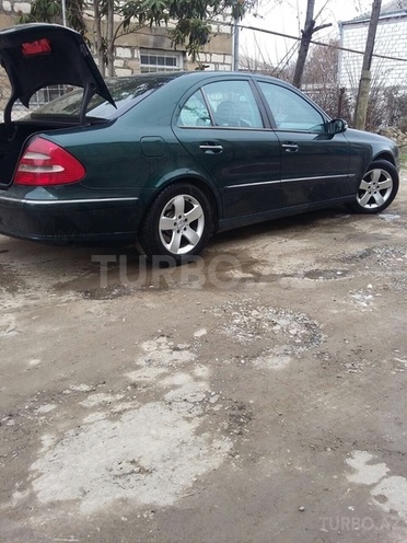 Mercedes E 220 2002, 220,000 km - 0.2 л - Qazax