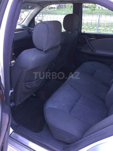 Mercedes E 220 2001, 250,000 km - 2.2 л - Bakı