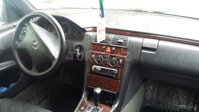 Mercedes E 200 1996, 345,000 km - 2.0 l - Bakı