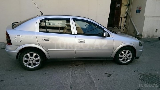 Opel Astra 2005, 180,000 km - 1.4 l - Bakı