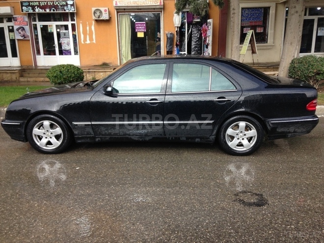 Mercedes E 240 1999, 219,930 km - 2.4 l - Bakı