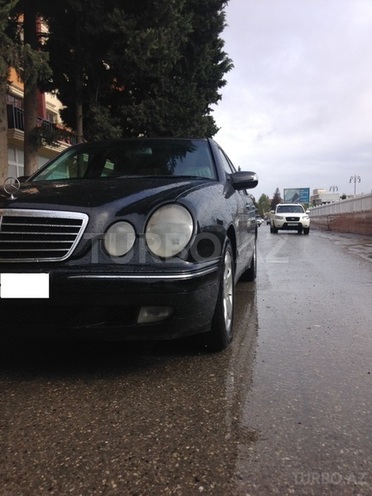 Mercedes E 240 1999, 219,930 km - 2.4 l - Bakı
