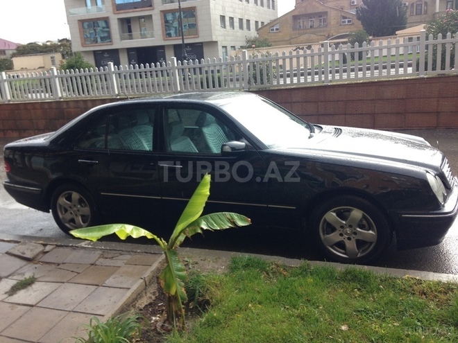 Mercedes E 240 1999, 219,930 km - 2.4 l - Bakı
