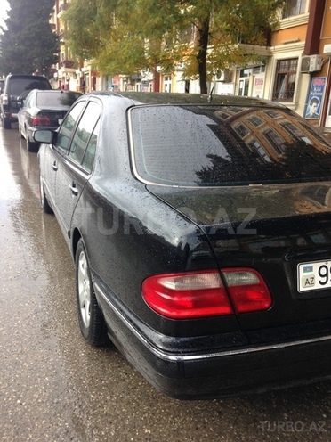 Mercedes E 240 1999, 219,930 km - 2.4 l - Bakı