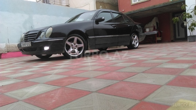 Mercedes E 220 2001, 255,858 km - 2.2 l - Bakı