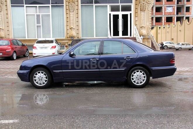 Mercedes E 220 2000, 243,000 km - 2.2 l - Bakı