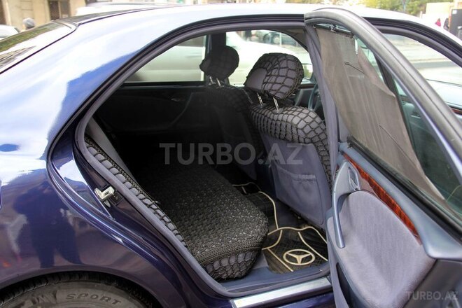 Mercedes E 220 2000, 243,000 km - 2.2 l - Bakı