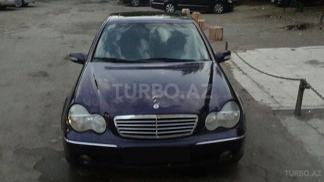 Mercedes C 220 2001, 235,000 km - 2.2 l - Bakı