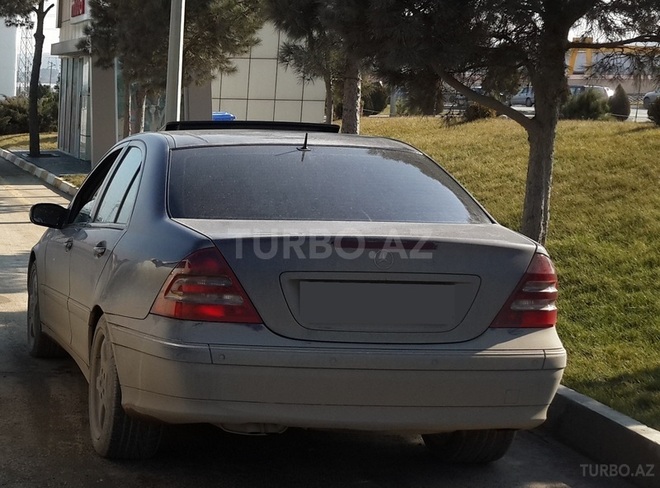 Mercedes C 220 2001, 235,000 km - 2.2 l - Bakı