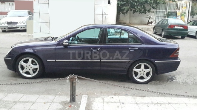 Mercedes C 220 2001, 235,000 km - 2.2 l - Bakı