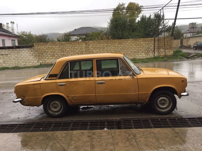 LADA (VAZ) 21011 1981, 250,000 km - 1.1 l - Quba