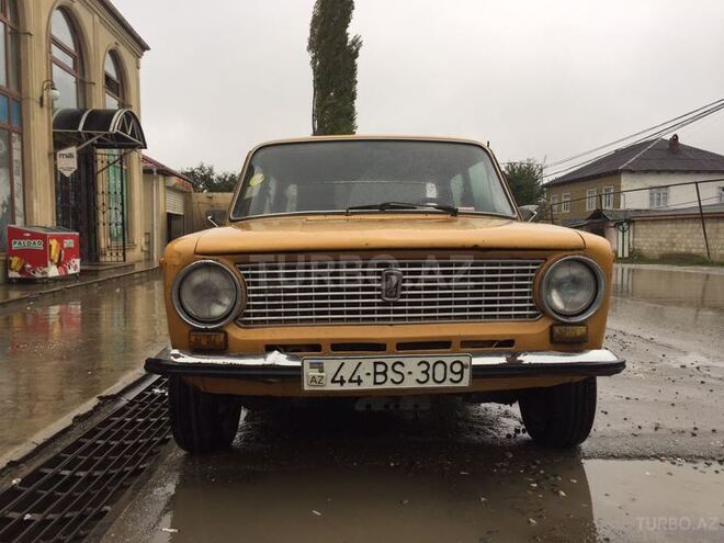 LADA (VAZ) 21011 1981, 250,000 km - 1.1 l - Quba