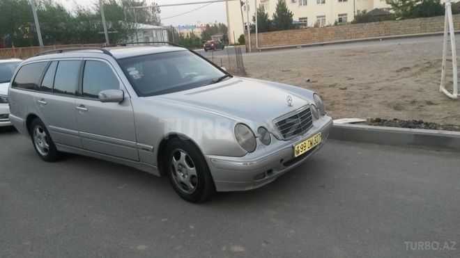 Mercedes E 220 2001, 320,000 km - 2.2 l - Bakı