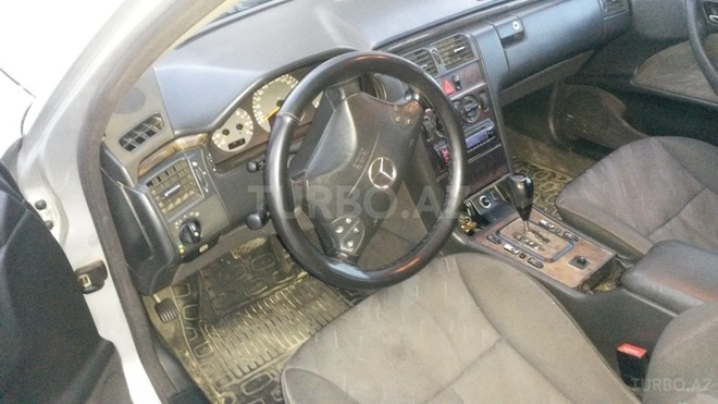 Mercedes E 220 2001, 320,000 km - 2.2 l - Bakı