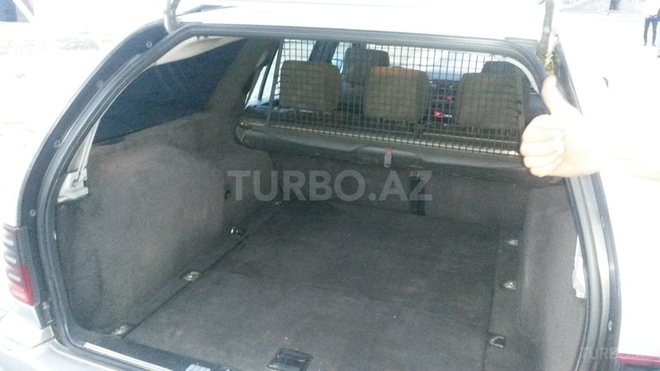 Mercedes E 220 2001, 320,000 km - 2.2 l - Bakı