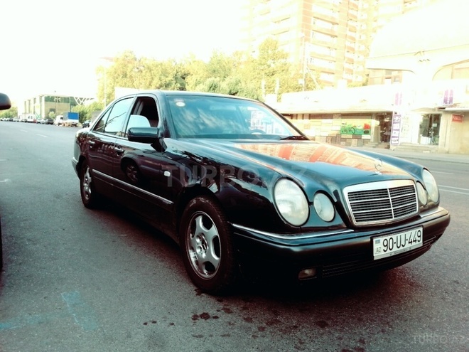 Mercedes E 240 1999, 242,000 km - 2.4 l - Bakı
