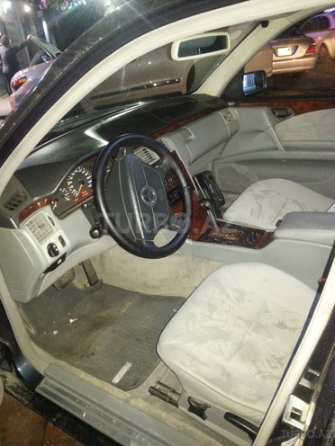 Mercedes E 240 1999, 242,000 km - 2.4 l - Bakı