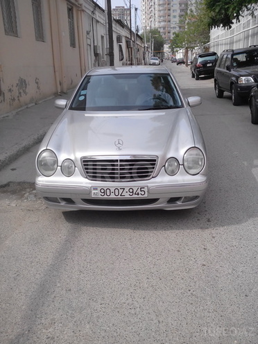 Mercedes E 200 2000, 170,000 km - 2.0 л - Salyan