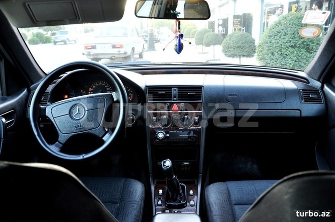 Mercedes C 180 1997, 454,000 km - 1.8 l - Saatlı