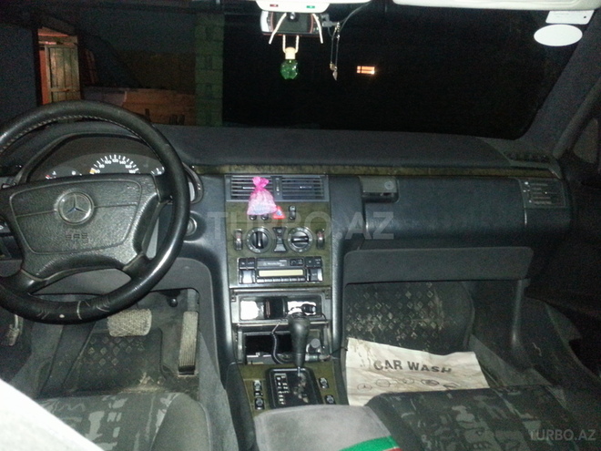 Mercedes E 230 1996, 285,000 km - 2.3 l - İmişli