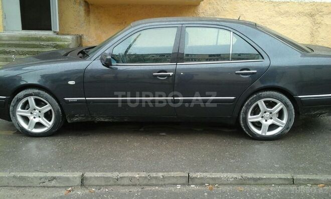 Mercedes E 230 1997, 226,000 km - 2.3 l - Sumqayıt