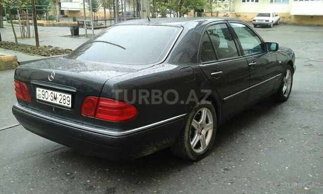 Mercedes E 230 1997, 226,000 km - 2.3 l - Sumqayıt