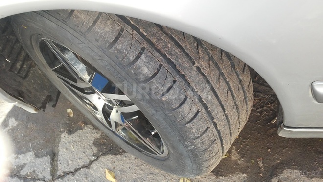 Mercedes E 220 2000, 330,000 km - 2.2 l - Mingəçevir