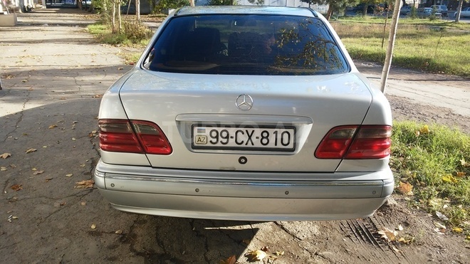 Mercedes E 220 2000, 330,000 km - 2.2 l - Mingəçevir