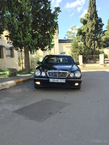 Mercedes E 220 2001, 280,000 km - 2.2 l - Bakı