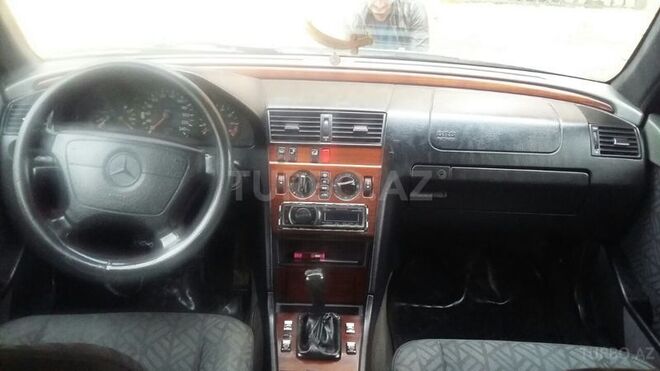 Mercedes C 220 1995, 285,000 km - 2.2 l - Bakı