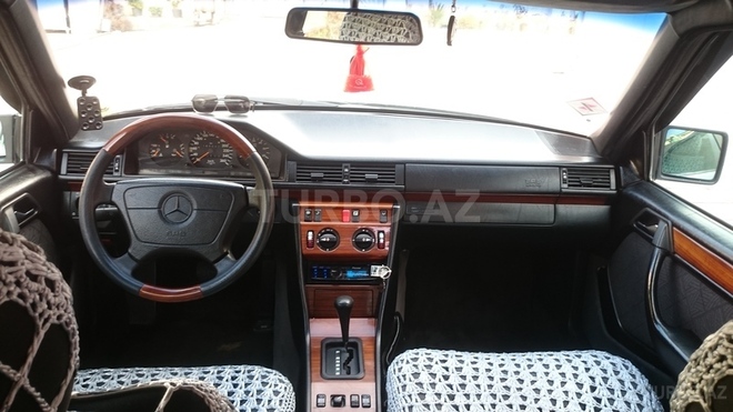 Mercedes E 250 1995, 168,000 km - 2.5 l - Bakı