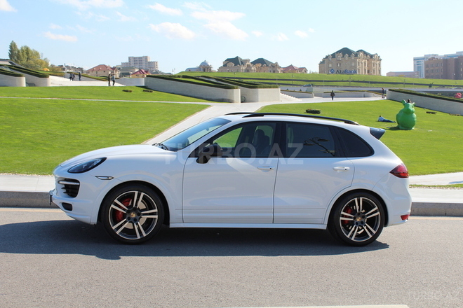 Porsche Cayenne 2013, 67,000 km - 4.8 l - Bakı