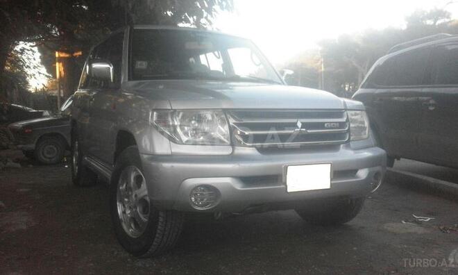 Mitsubishi Pajero io 2001, 150,000 km - 2.0 l - Bakı