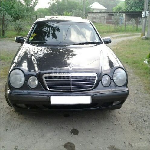 Mercedes E 220 2001, 200,000 km - 2.2 л - Lənkəran