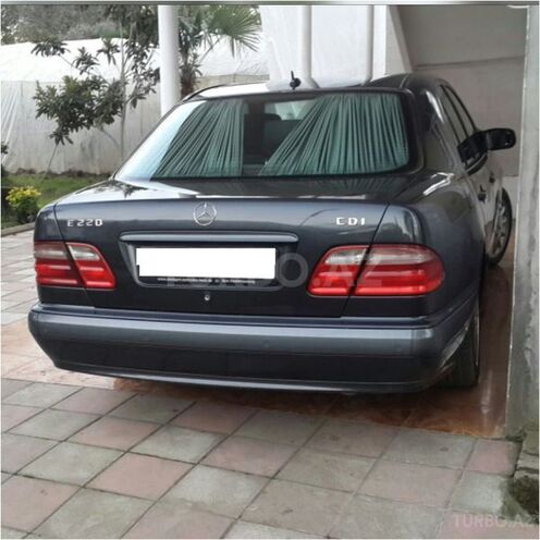 Mercedes E 220 2001, 200,000 km - 2.2 л - Lənkəran