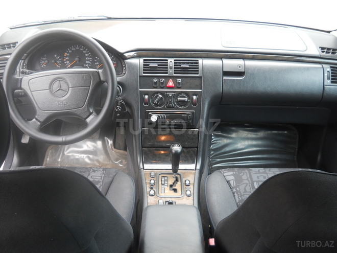 Mercedes E 240 1998, 202,300 km - 2.4 л - Sumqayıt