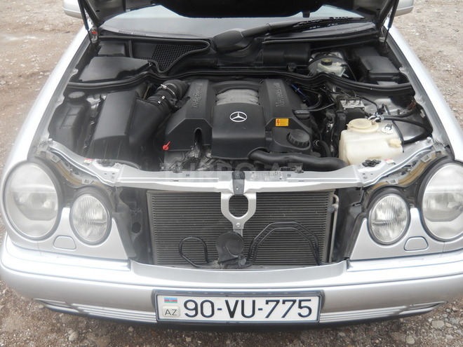 Mercedes E 240 1998, 202,300 km - 2.4 л - Sumqayıt