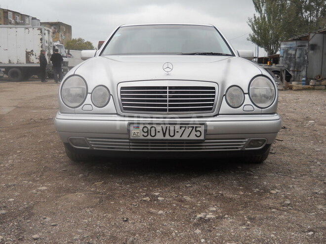 Mercedes E 240 1998, 202,300 km - 2.4 л - Sumqayıt
