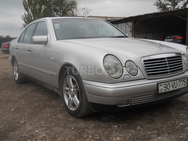 Mercedes E 240 1998, 202,300 km - 2.4 л - Sumqayıt