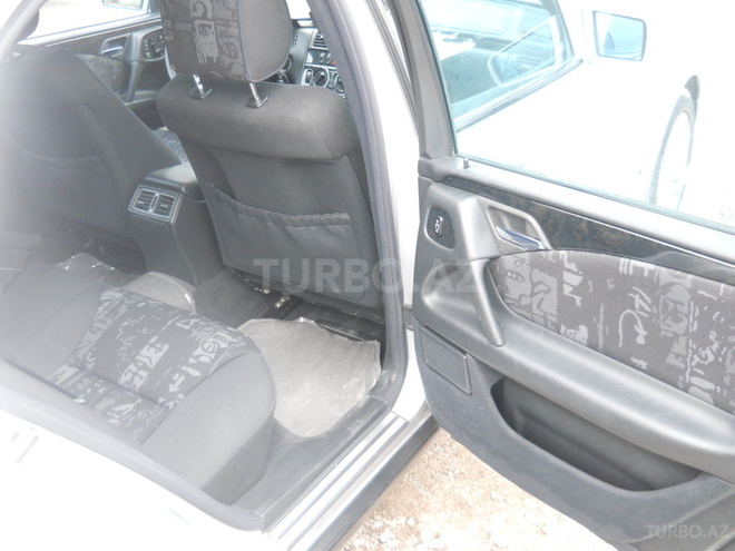 Mercedes E 240 1998, 202,300 km - 2.4 л - Sumqayıt