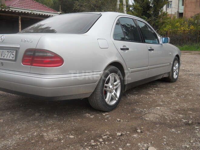 Mercedes E 240 1998, 202,300 km - 2.4 л - Sumqayıt