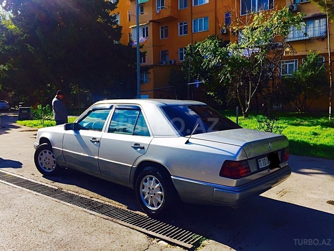 Mercedes E 300 1991, 410,000 km - 3.0 л - Bakı