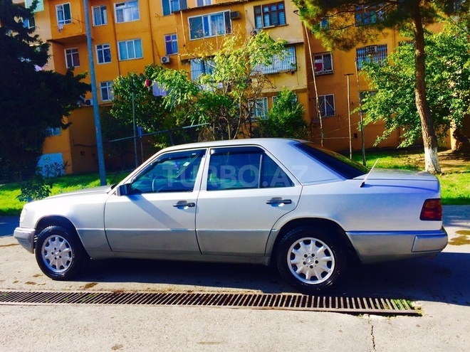 Mercedes E 300 1991, 410,000 km - 3.0 л - Bakı