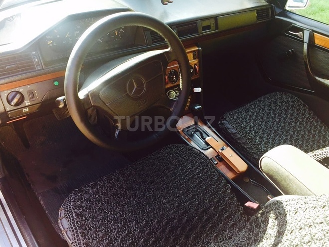 Mercedes E 300 1991, 410,000 km - 3.0 л - Bakı