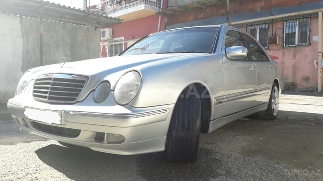 Mercedes E 220 1999, 247,000 km - 2.2 л - Bakı
