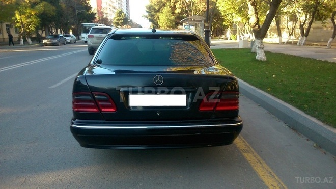 Mercedes E 270 2000, 138,000 km - 2.7 l - Sumqayıt
