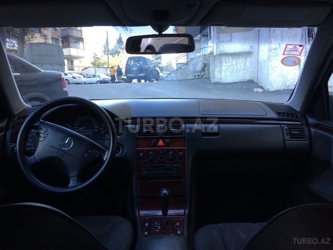 Mercedes E 240 2000, 280,000 km - 2.4 l - Bakı