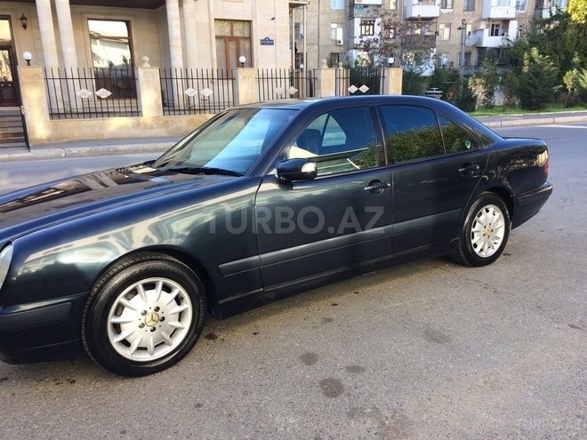 Mercedes E 240 2000, 280,000 km - 2.4 l - Bakı